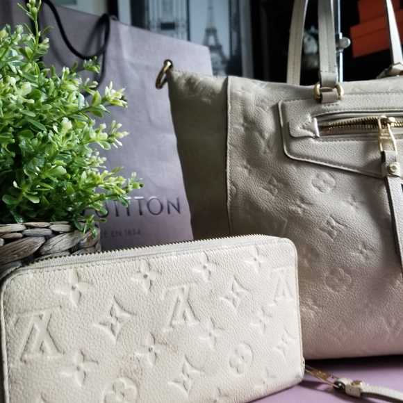 LOUIS VUITTON LUMINEUSE Shoulder bag Empreinte Monogram Signature - Picture 2 of 8